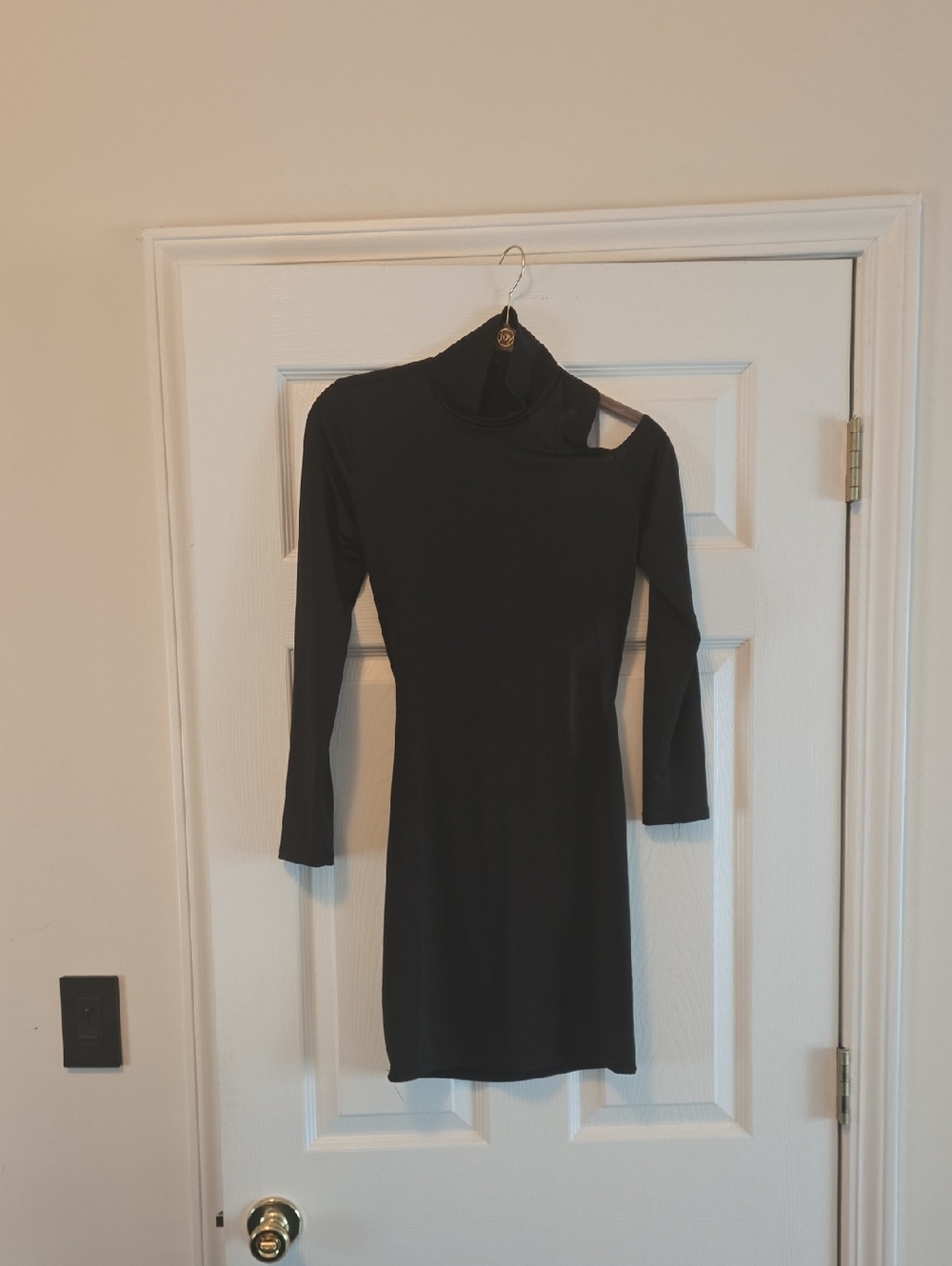Black Long-Sleeve Asymmetric Cutout Bodycon Dress - Sleek Evening Style